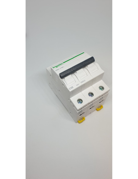 Schneider Electric automatinis jungiklis K60N 3P C32A