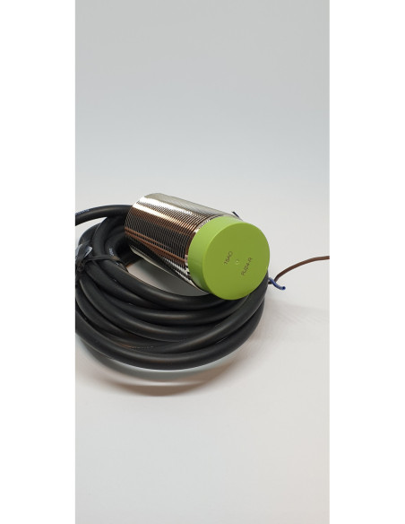 CR30-15AO Talpuminis daviklis M30 NO 100-240VAC Autonics